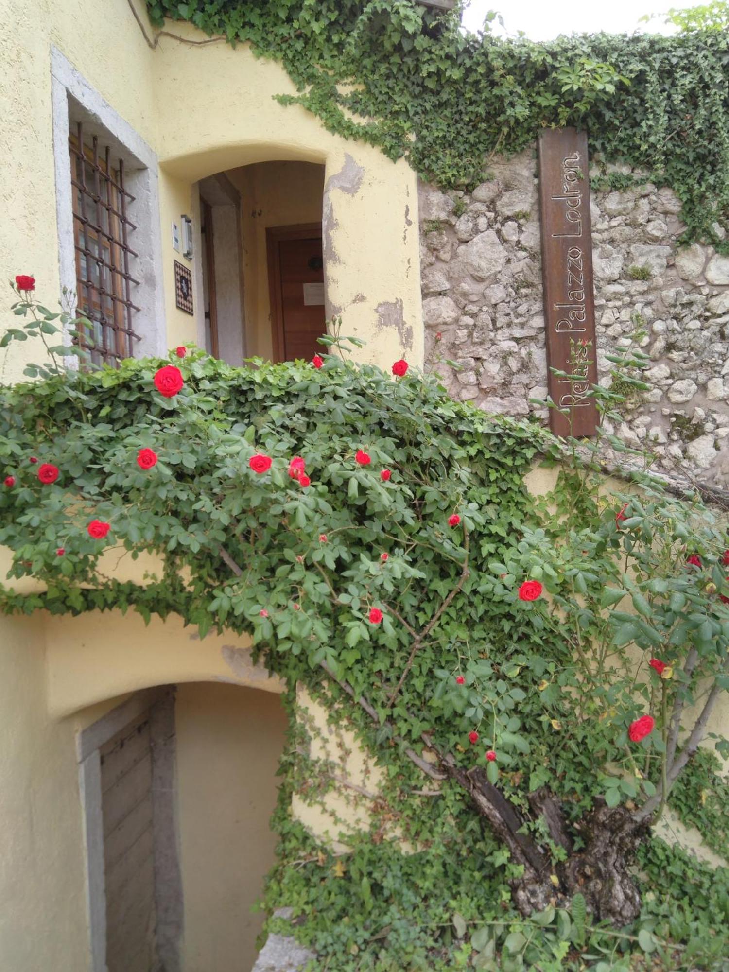 מלון רוברטו Relais Palazzo Lodron מראה חיצוני תמונה